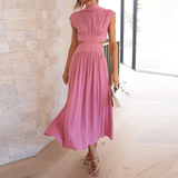 Vestido midi con cuello alto, pliegues y aberturas laterales