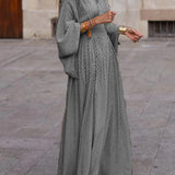 Vestido Largo Fluido con Estampado Geométrico – Elegancia Atemporal