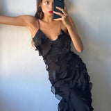 Vestido largo con volantes en capas y tirantes finos
