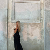 Vestido largo con volantes en capas y tirantes finos