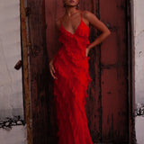 Vestido largo con volantes en capas y tirantes finos