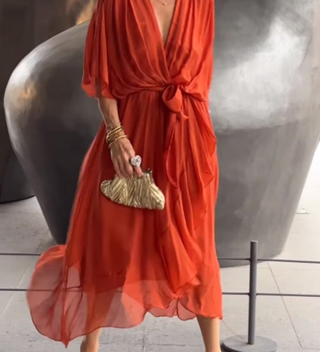 Vestido Midi Cruzado de Gasa con Manga Amplia y Cinturó