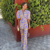 Conjunto de dos piezas estampado con blazer estructurado y pantalón de corte recto
