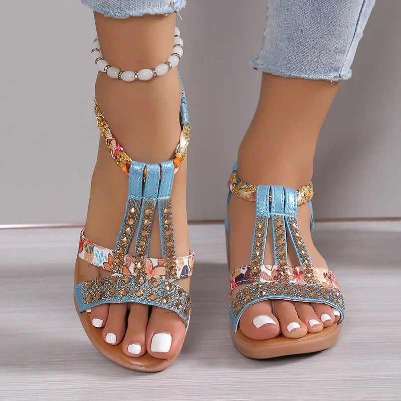Sandalias de Cuña con Diseño Floral – Estilo T-Strap & Brillos Decorativos