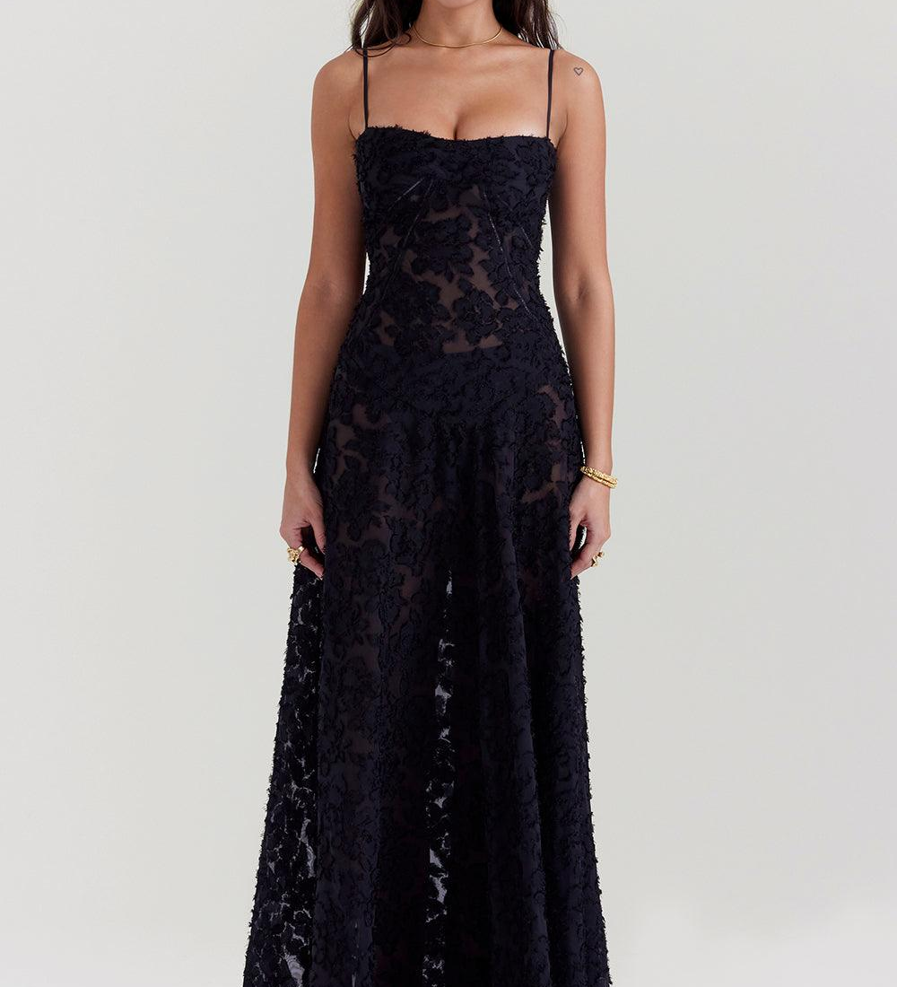 Vestido Largo Transparente de Encaje con Tirantes Finos – Disponible en Varios Colores