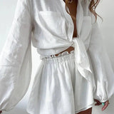 Conjunto de dos piezas veraniego con camisa y shorts