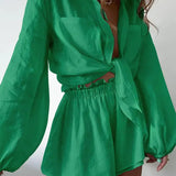 Conjunto de dos piezas veraniego con camisa y shorts