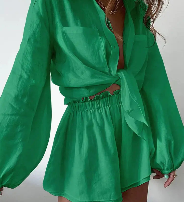 Conjunto de dos piezas veraniego con camisa y shorts
