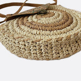 Bolso Redondo de Paja con Solapa Étnica