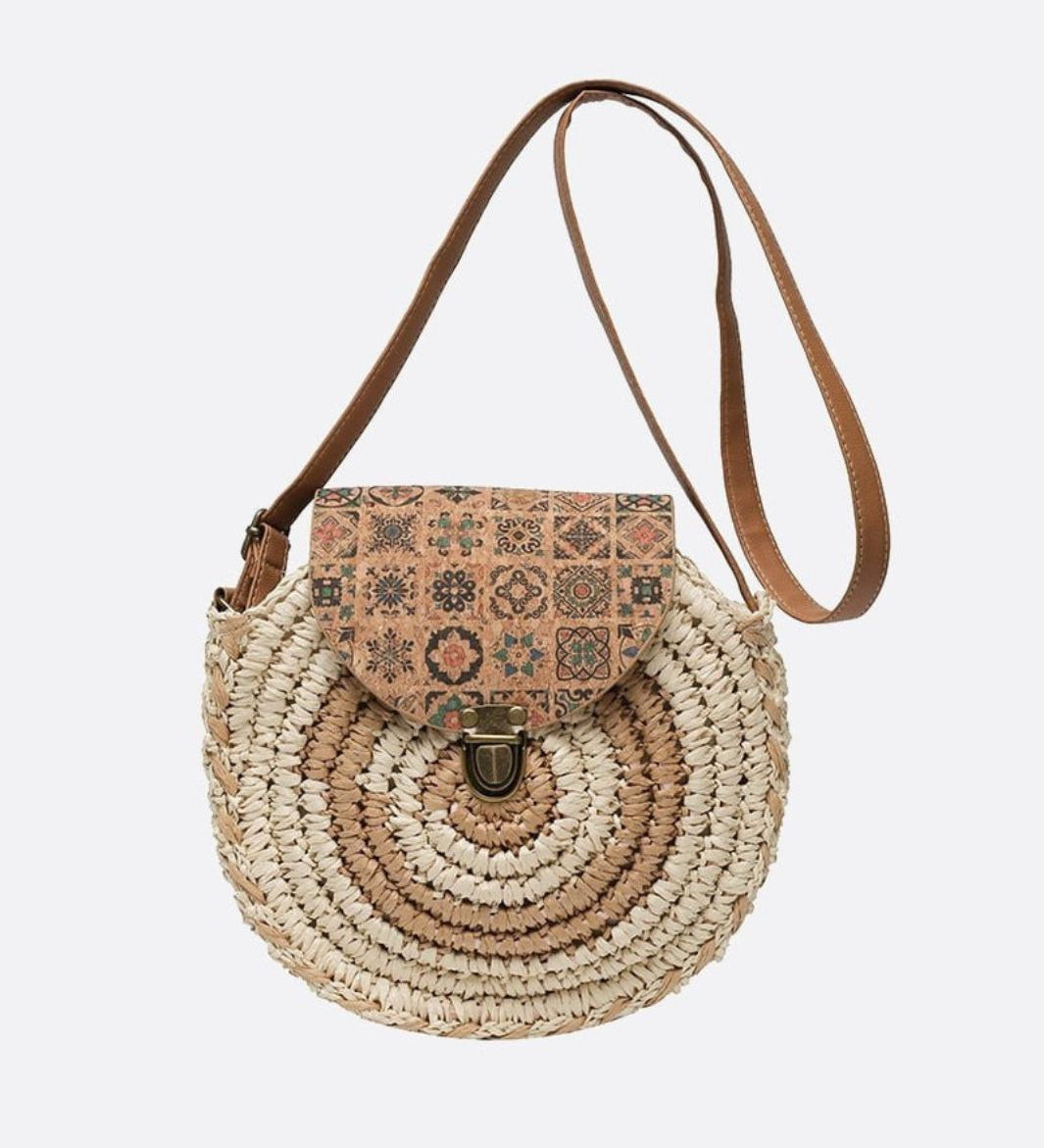 Bolso Redondo de Paja con Solapa Étnica