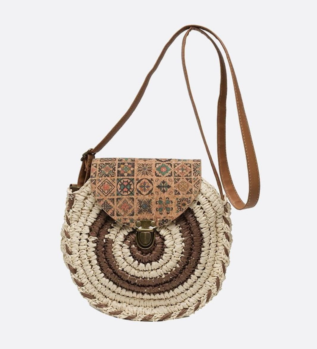 Bolso Redondo de Paja con Solapa Étnica