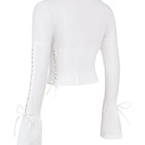 Blusa Entallada con Cordones y Mangas Acampanadas