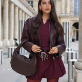 Chaqueta corta oversize efecto piel en burdeos